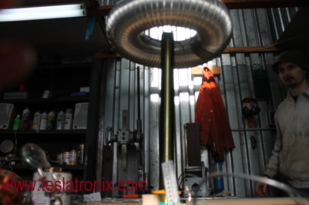 Full Tesla tronix 2500 tesla coil from below